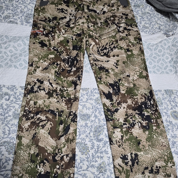 Sitka Traverse Pants In Optifade SubAlpine - Picture 1 of 5